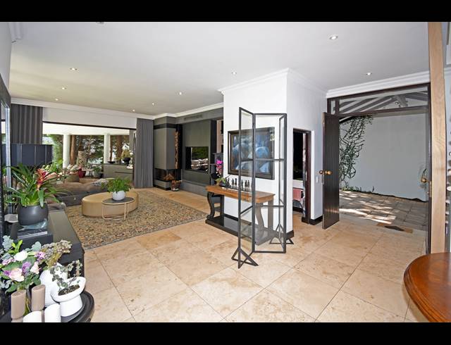 4 BEDROOM HOUSE FOR SALE IN HOUGHTON ESTATE